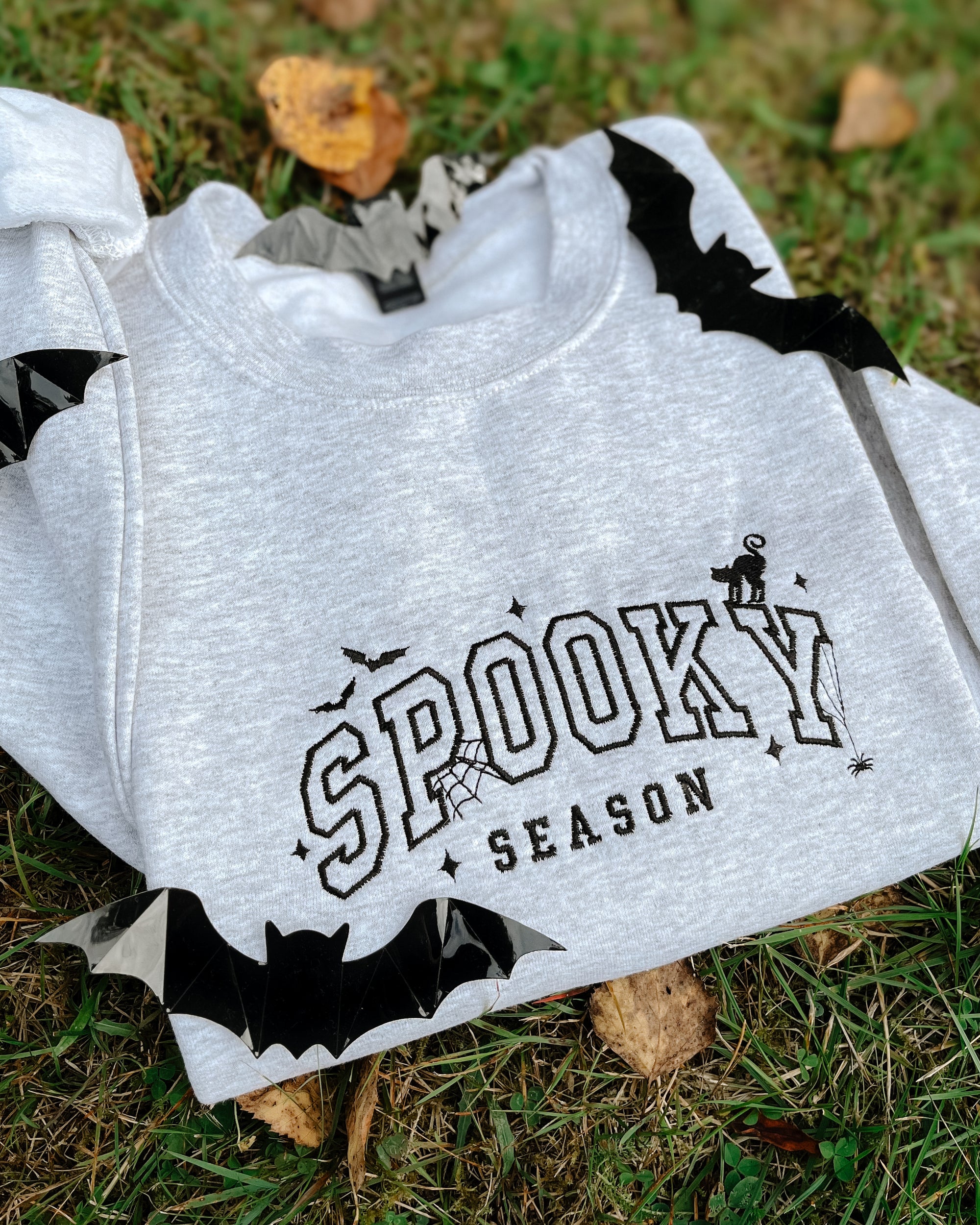 Brodeerattu spooky season college