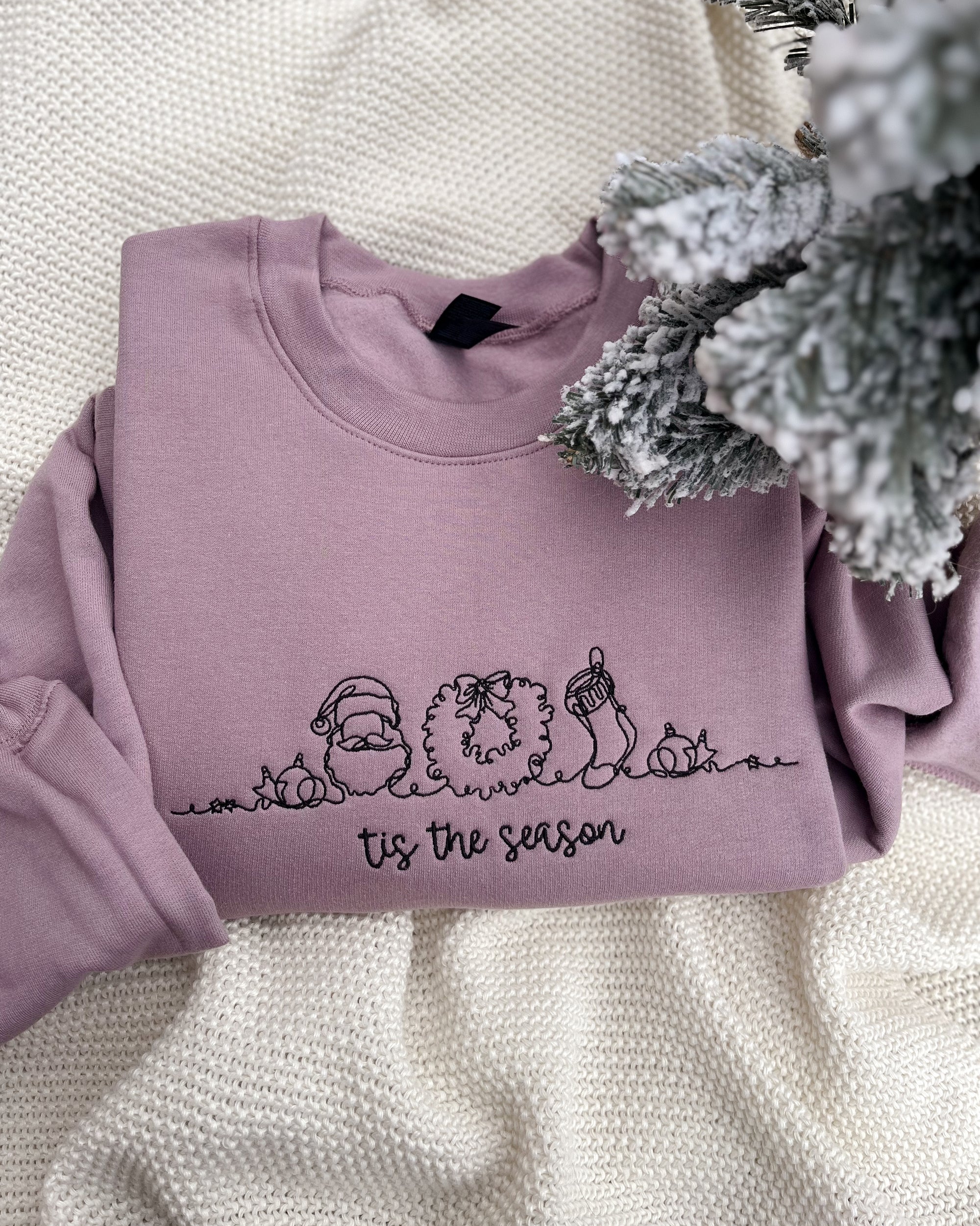 Brodeerattu tis the season lineart college