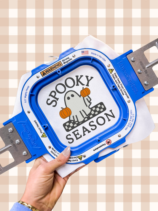 Brodeerattu college spooky season kurpitsa kummitus