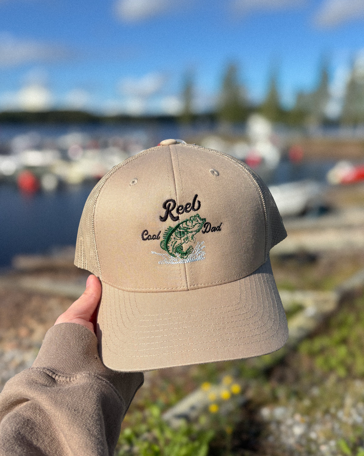 Brodeerattu retro trucker lippis - reel cool dad