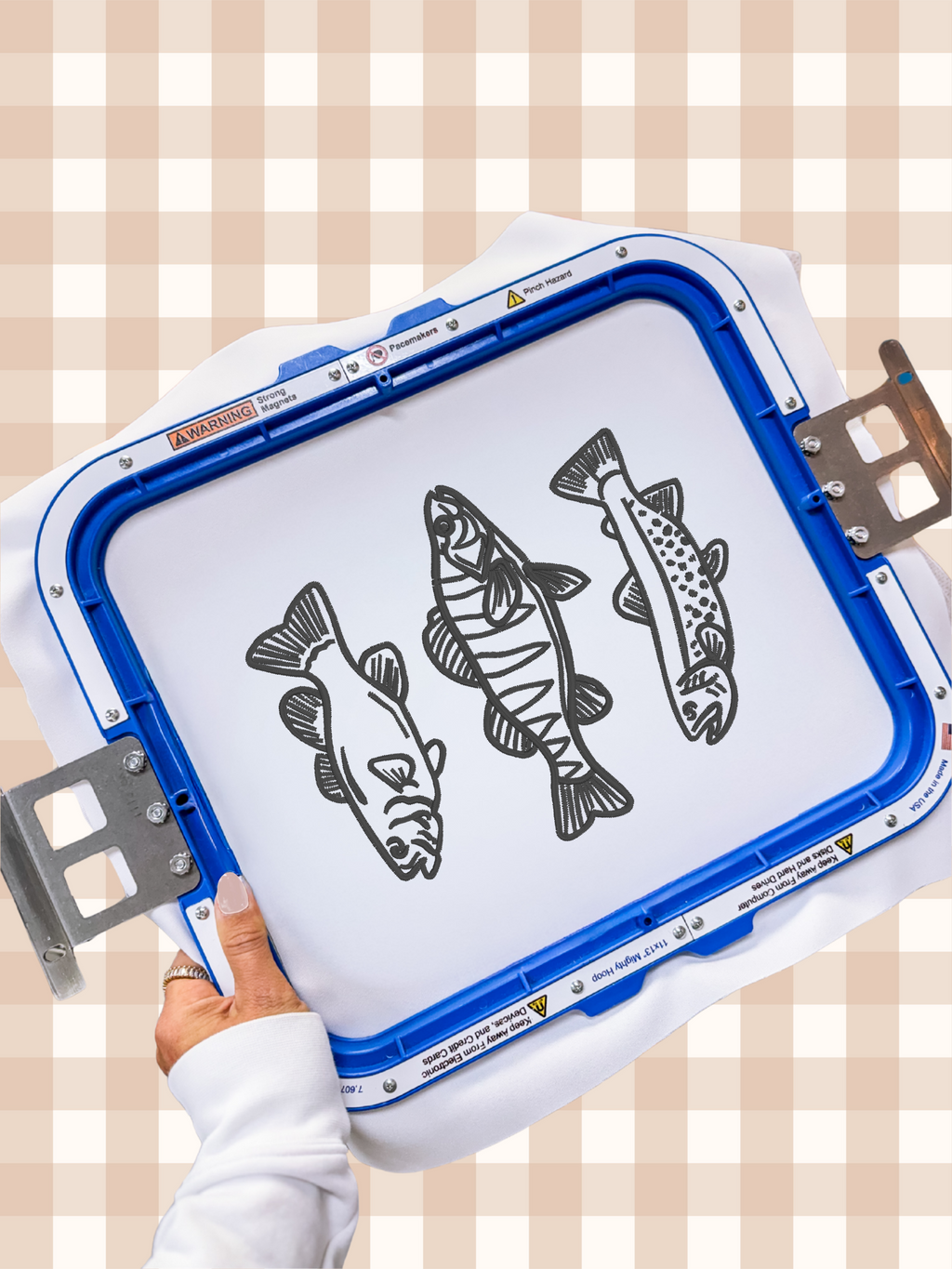 Brodeerattu college fish trio