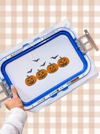 Brodeerattu college halloween kurpitsat