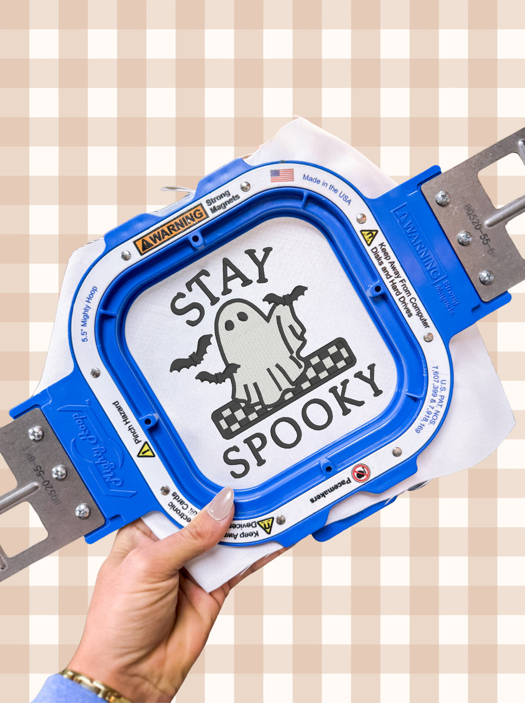 Brodeerattu college spooky season lepakko kummitus